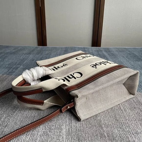 🌹Chloe Medium Woody Canvas Tote - Picture 4 of 8